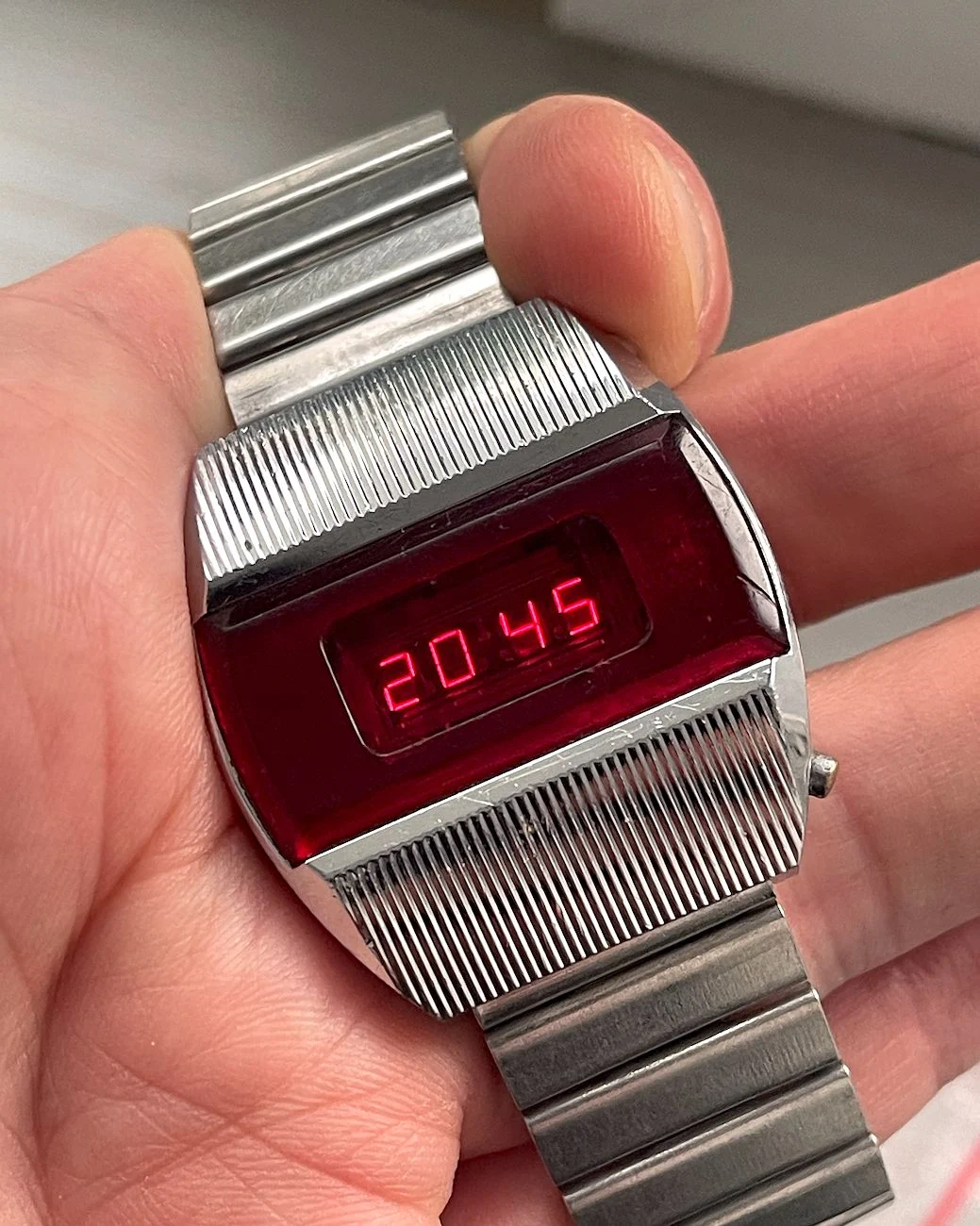 First Red LED Digital Vintage USSR Wristwatch Electronika E-1 Pulsar!
