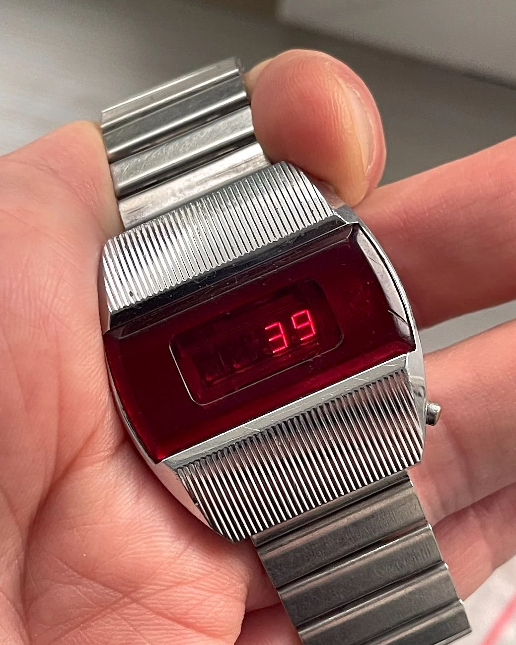 First Red LED Digital Vintage USSR Wristwatch Electronika E-1 Pulsar!