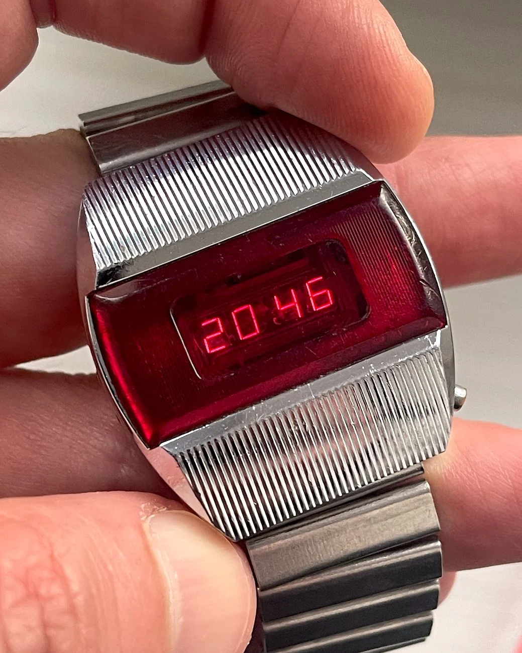 First Red LED Digital Vintage USSR Wristwatch Electronika E-1 Pulsar!