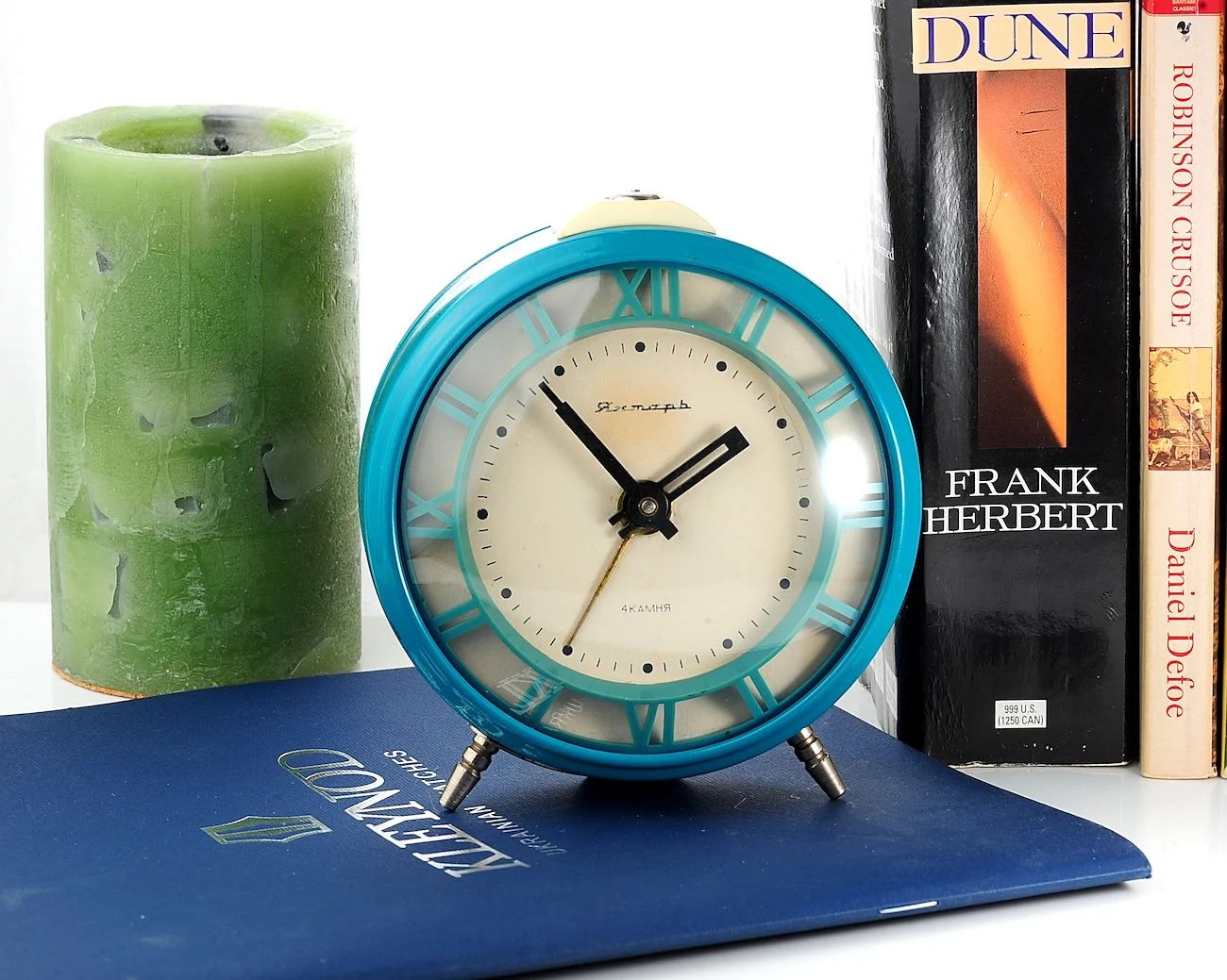 Yantar(or Jantar) vintage Soviet mechanical alarm clock - cerulean blue, 4.25 inches diameter