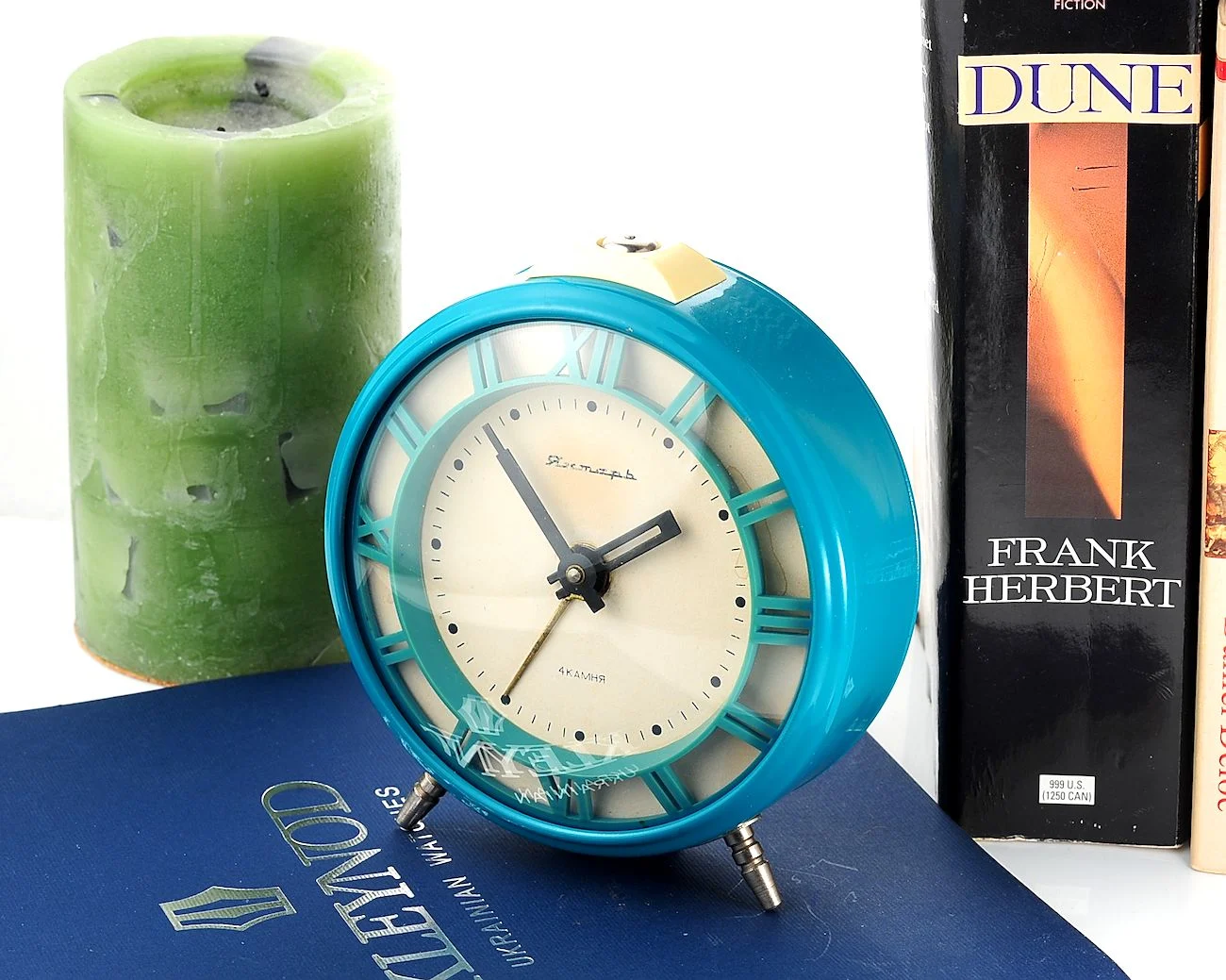 Yantar(or Jantar) vintage Soviet mechanical alarm clock - cerulean blue, 4.25 inches diameter