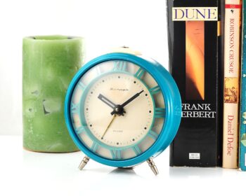 Yantar(or Jantar) vintage soviet mechanical alarm clock - cerulean blue, 4.25 inches diameter
