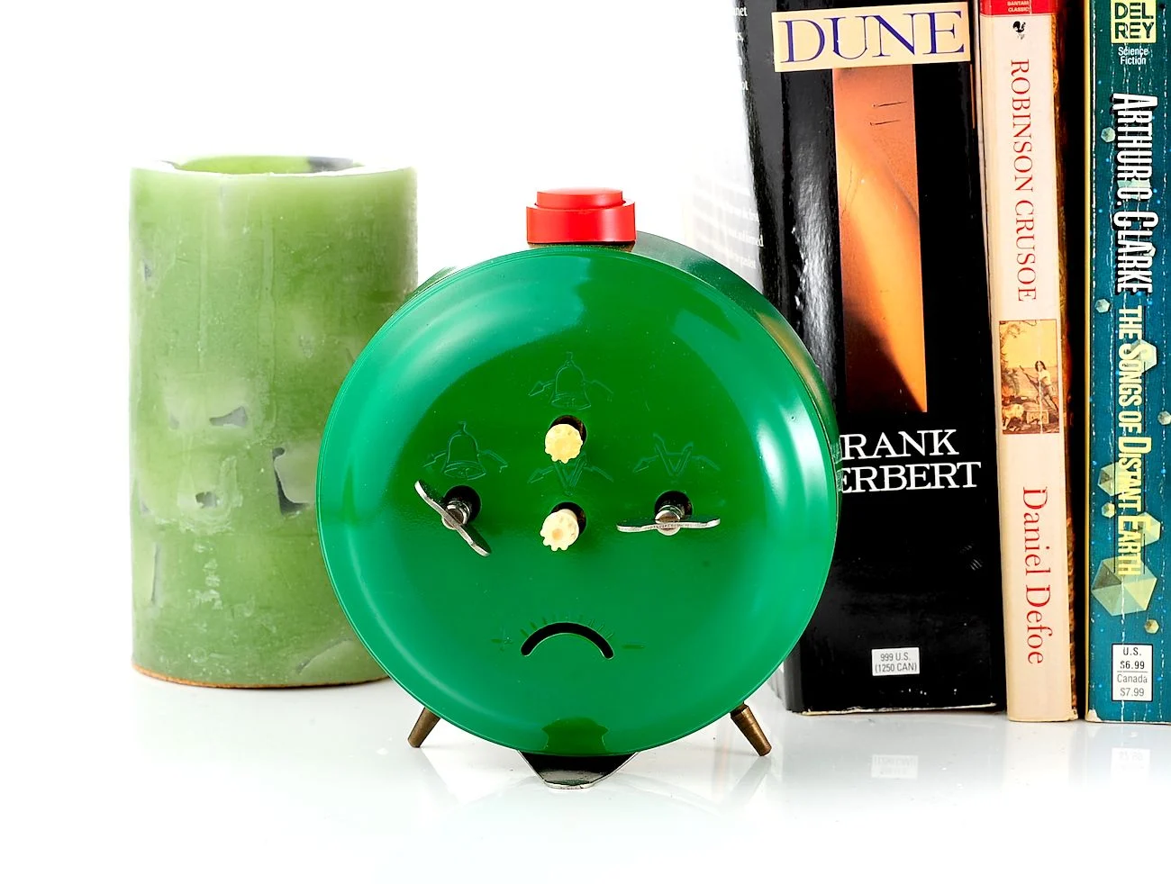 Yantar(or Jantar) vintage Soviet mechanical alarm clock - green, 4.25 inches diameter