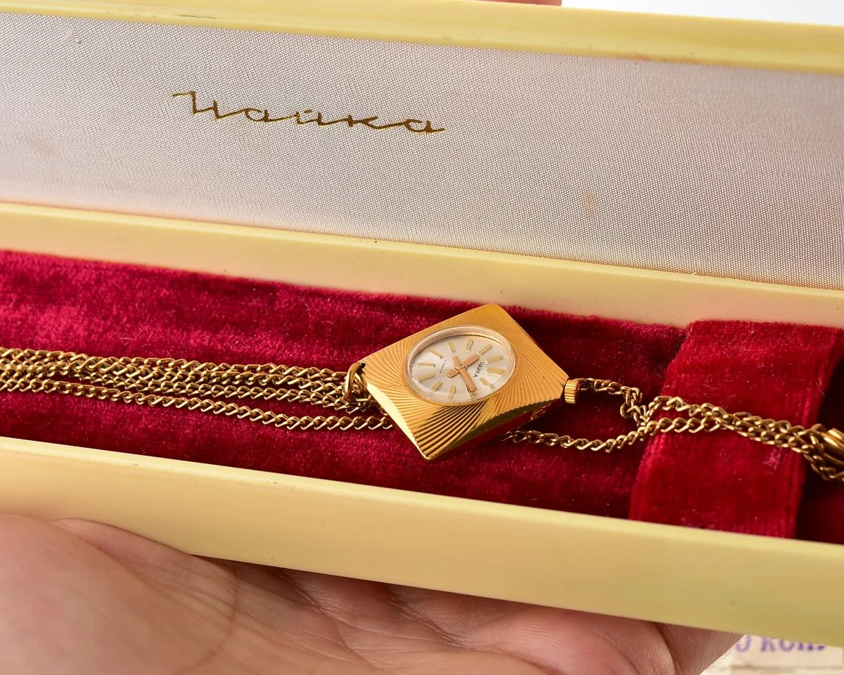 TIME CAPSULE: Chaika vintage Soviet mechanical watch-pendant for ladies