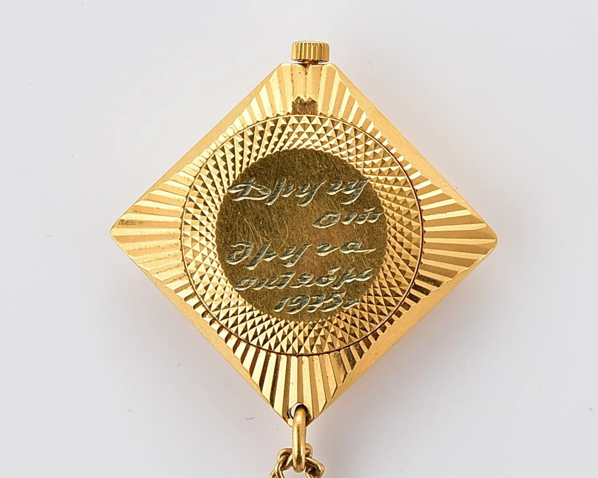 TIME CAPSULE: Chaika vintage Soviet mechanical watch-pendant for ladies