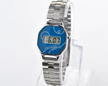 Digital vintage USSR wristwatch Electronika-5 with stainless steel bracelet for ladies