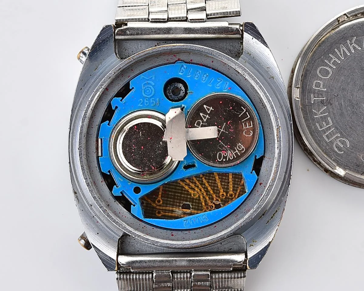 First Red LED Digital Vintage USSR Wristwatch Electronika E-1 Pulsar!