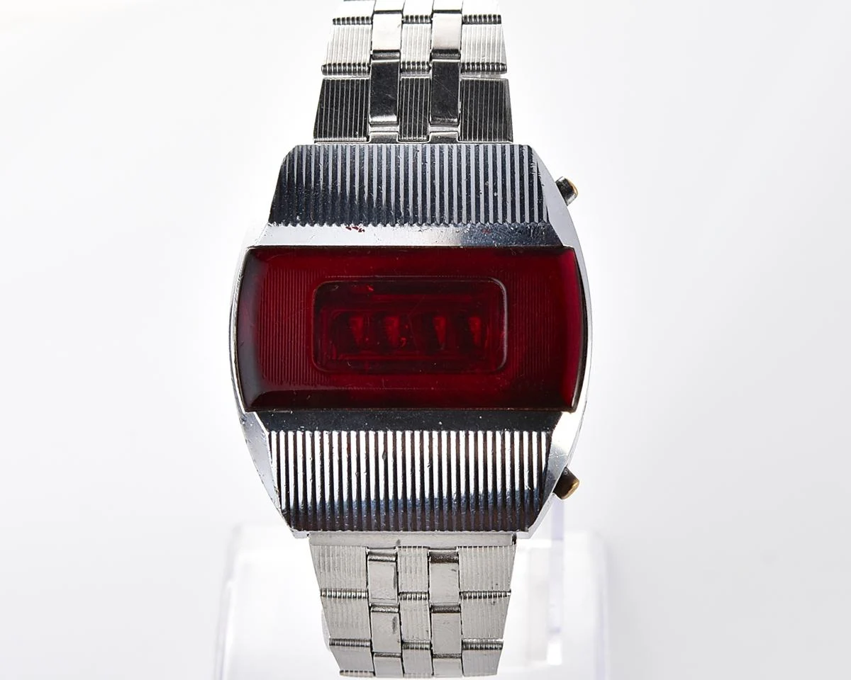 First Red LED Digital Vintage USSR Wristwatch Electronika E-1 Pulsar!