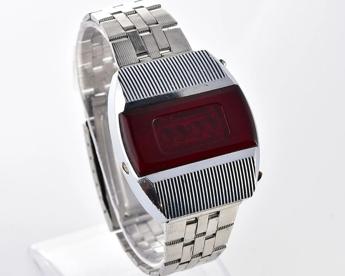 First Red LED Digital Vintage USSR Wristwatch Electronika E-1 Pulsar!