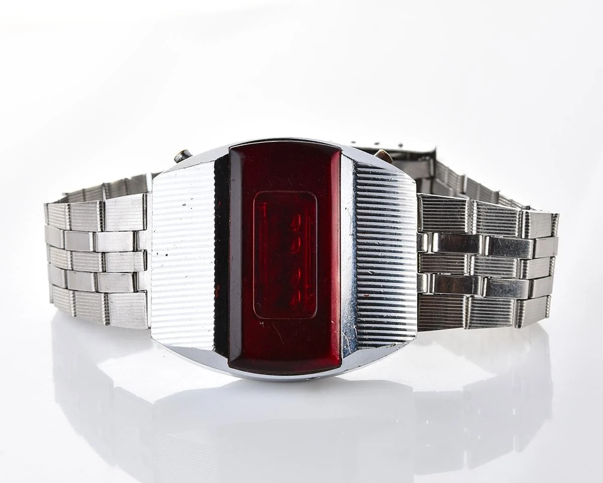 First Red LED Digital Vintage USSR Wristwatch Electronika E-1 Pulsar!