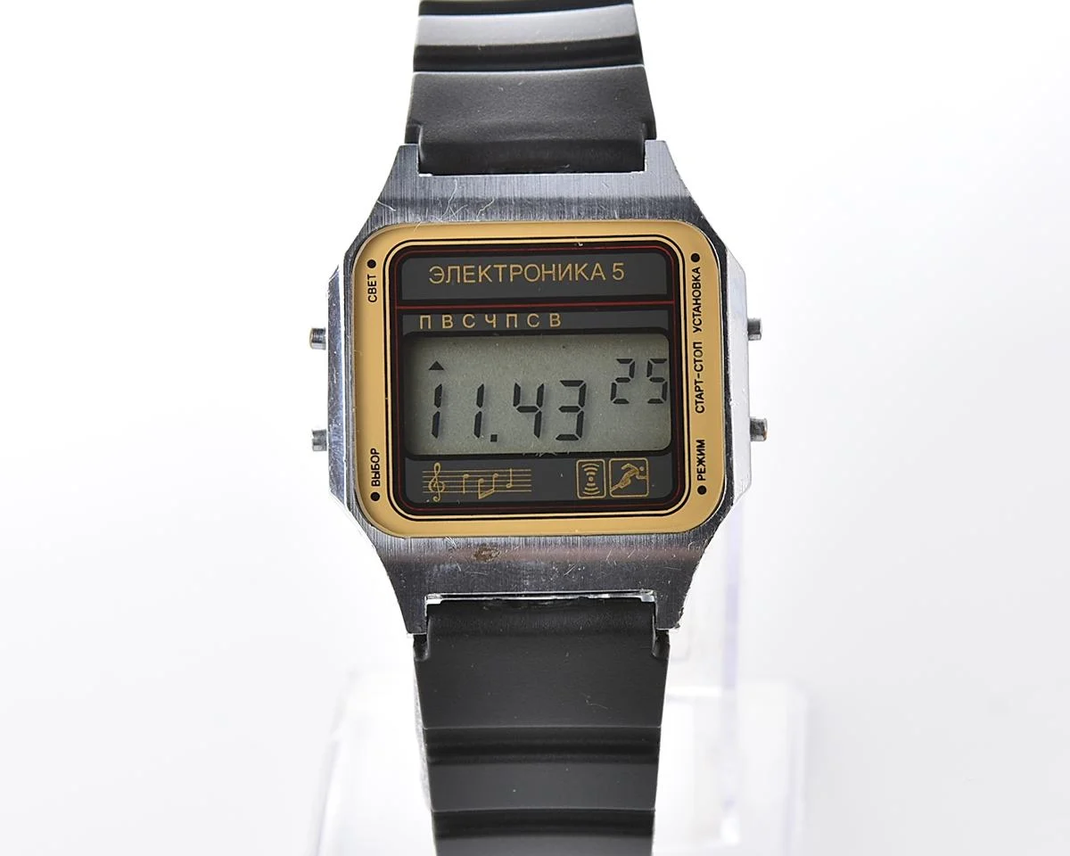 Excellent digital vintage wristwatch Electronika-5 - with three melodies!