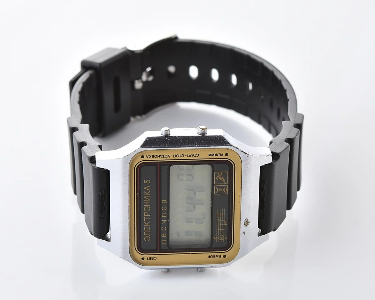 Excellent digital vintage wristwatch Electronika-5 - with three melodies!