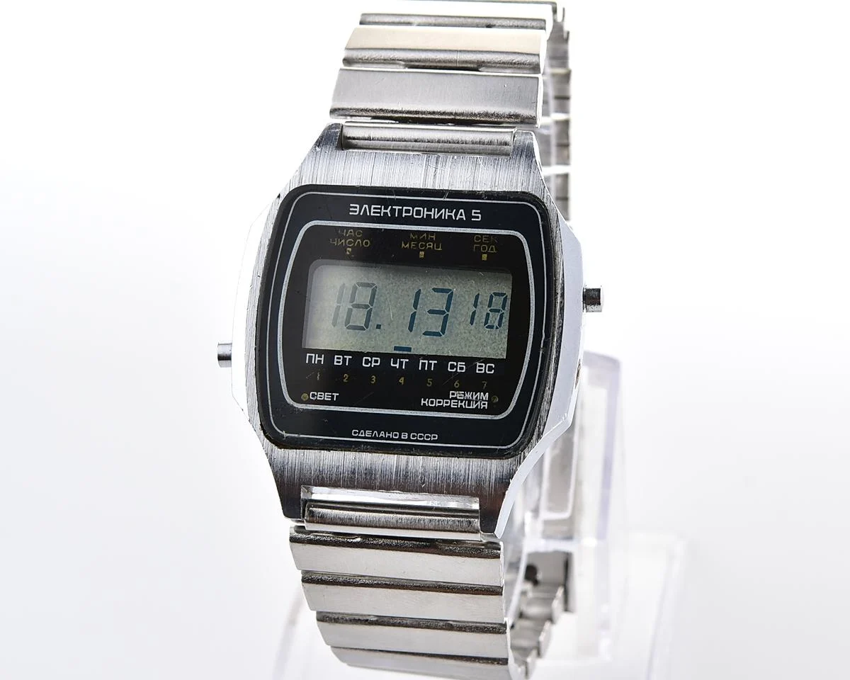 Vintage USSR digital watch Electronika 5 with stainless steel bracelet