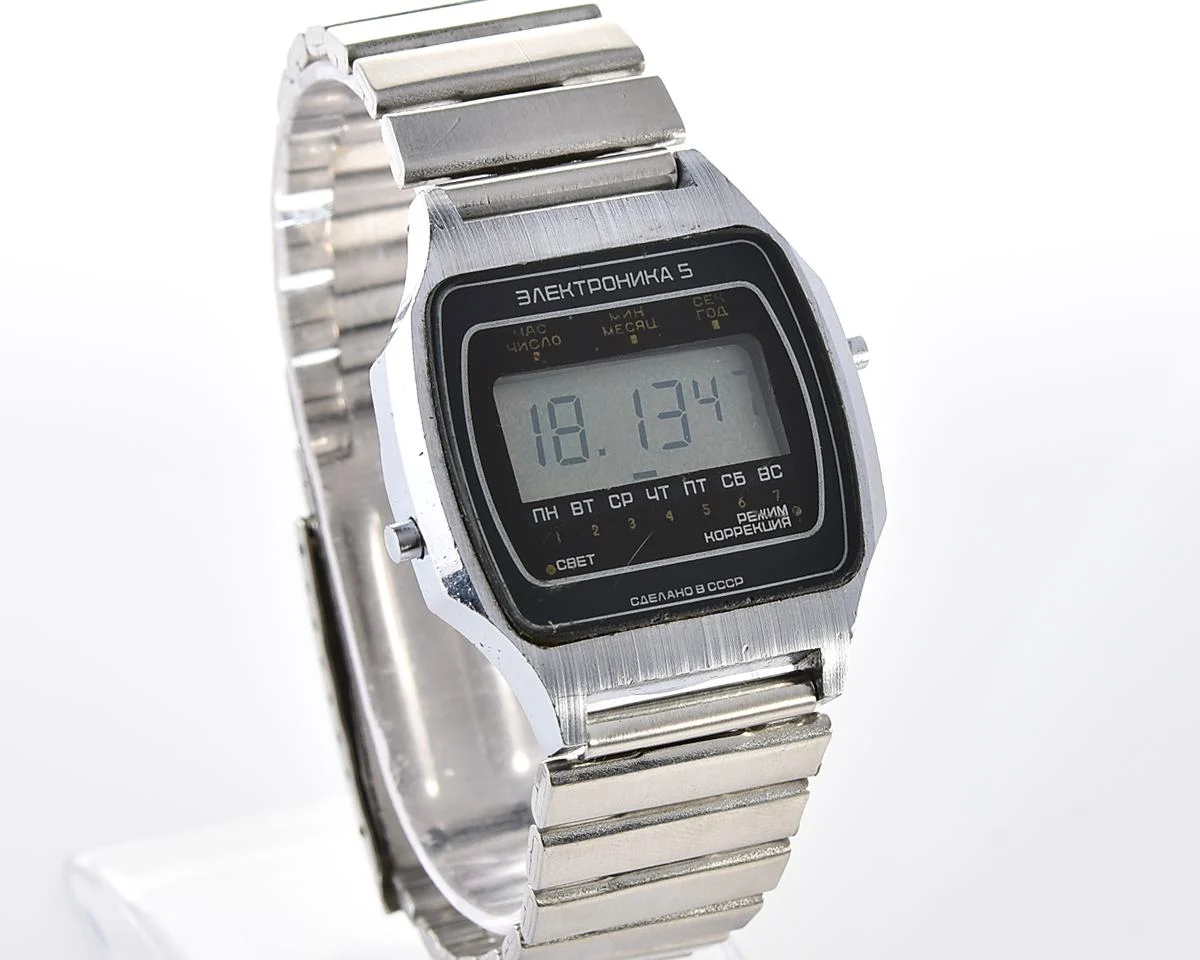 Vintage USSR digital watch Electronika 5 with stainless steel bracelet