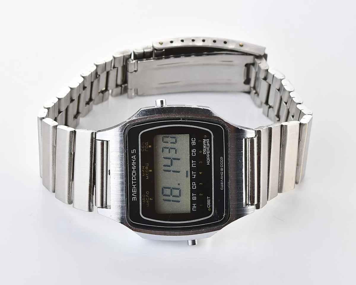 Vintage USSR digital watch Electronika 5 with stainless steel bracelet