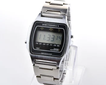Vintage USSR digital watch Electronika 5 with stainless steel bracelet