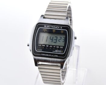 Rare soviet vintage USSR digital watch Electronika 5 - export version for Spanish speaking world!