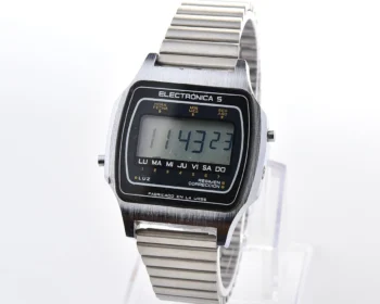 Rare Soviet vintage USSR digital watch Electronika 5 - export version for Spanish speaking world!