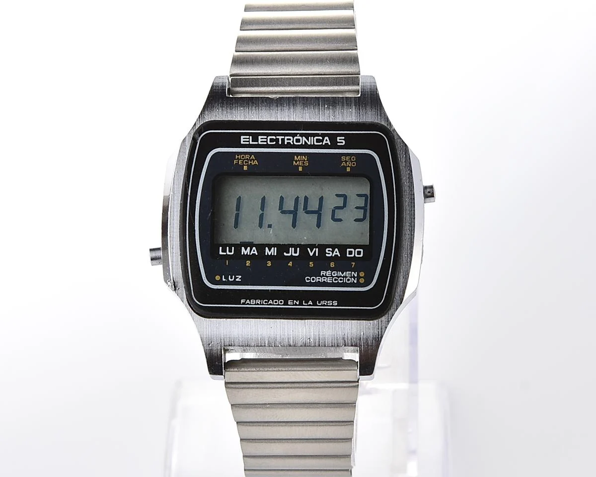 Rare Soviet vintage USSR digital watch Electronika 5 - export version for Spanish speaking world!