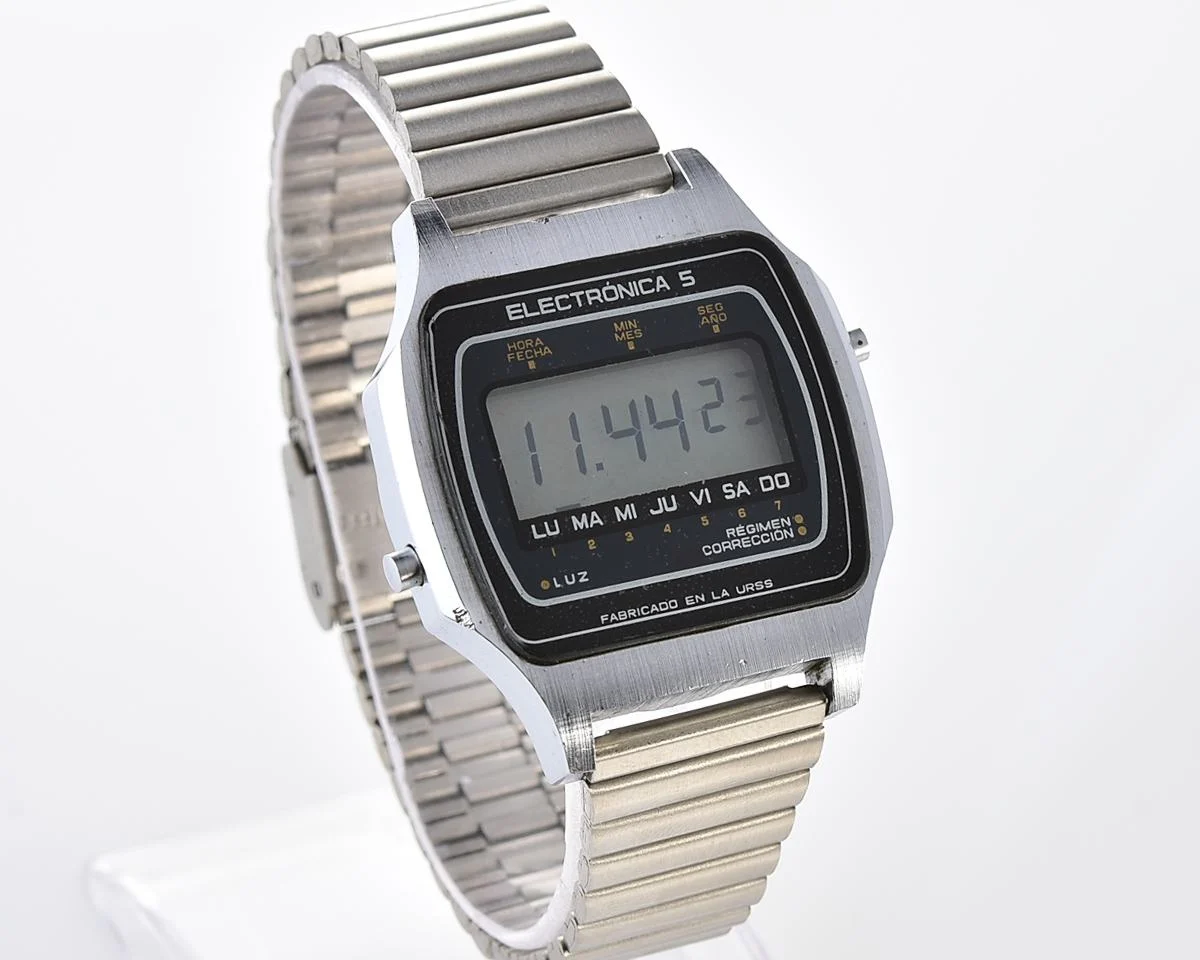 Rare Soviet vintage USSR digital watch Electronika 5 - export version for Spanish speaking world!