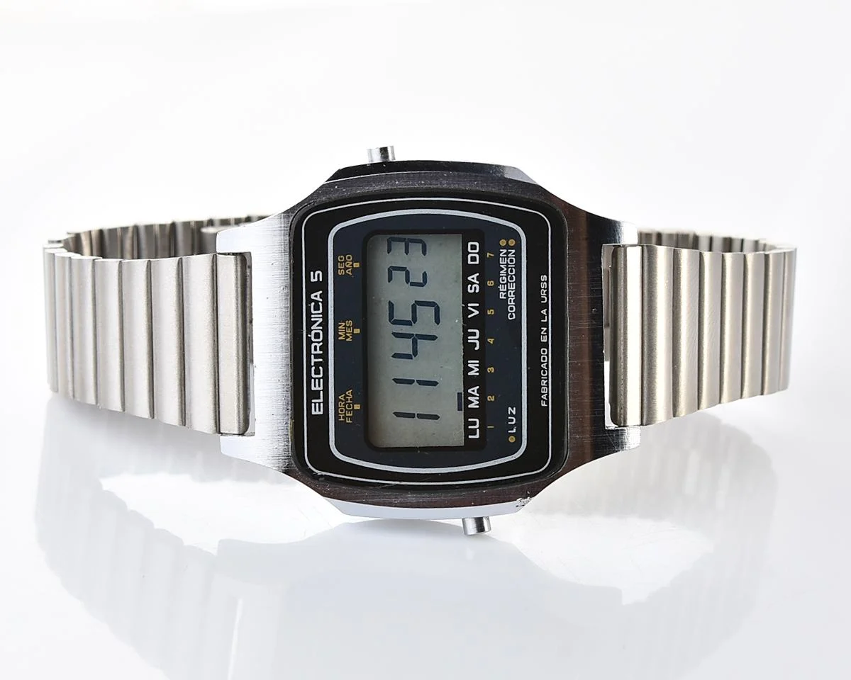 Rare Soviet vintage USSR digital watch Electronika 5 - export version for Spanish speaking world!