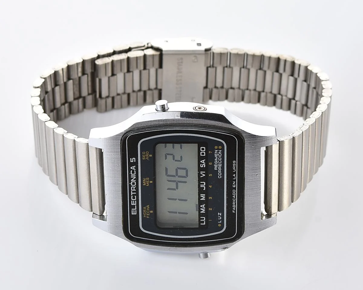 Rare Soviet vintage USSR digital watch Electronika 5 - export version for Spanish speaking world!