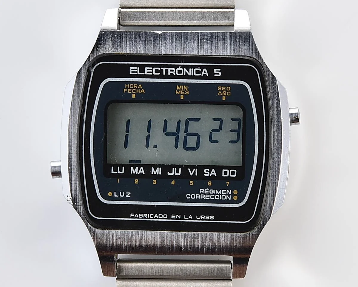 Rare Soviet vintage USSR digital watch Electronika 5 - export version for Spanish speaking world!