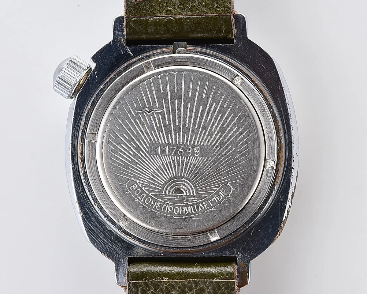 Vostok Commander's mechanical wristwatch - Komandirskie Tank!