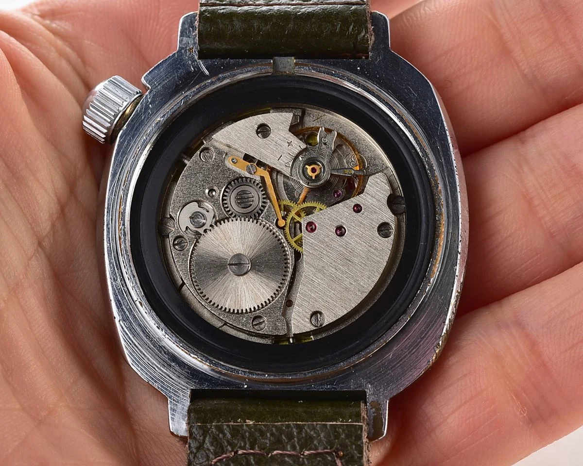 Vostok Commander's mechanical wristwatch - Komandirskie Tank!