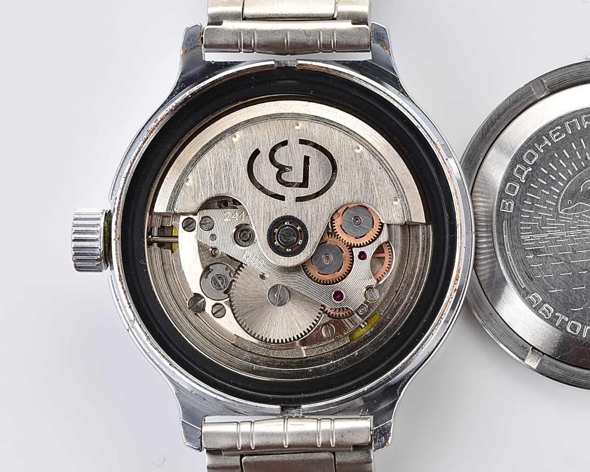 Vostok Amphibia with self-winding mechanical movement feat. Admiral Kuznetsov aircraft carrier