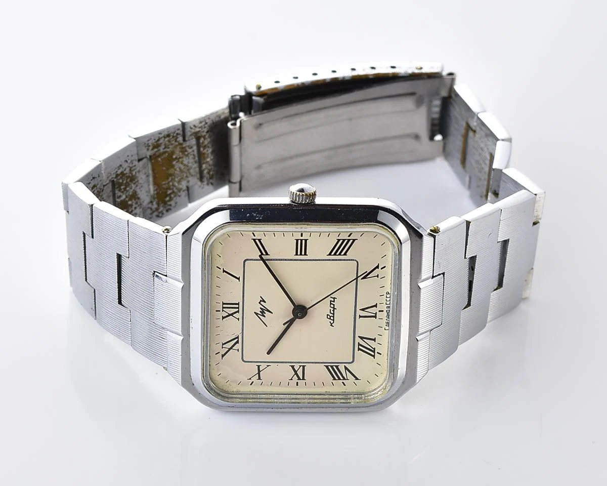 Soviet LUCH wristwatch with quartz movement
