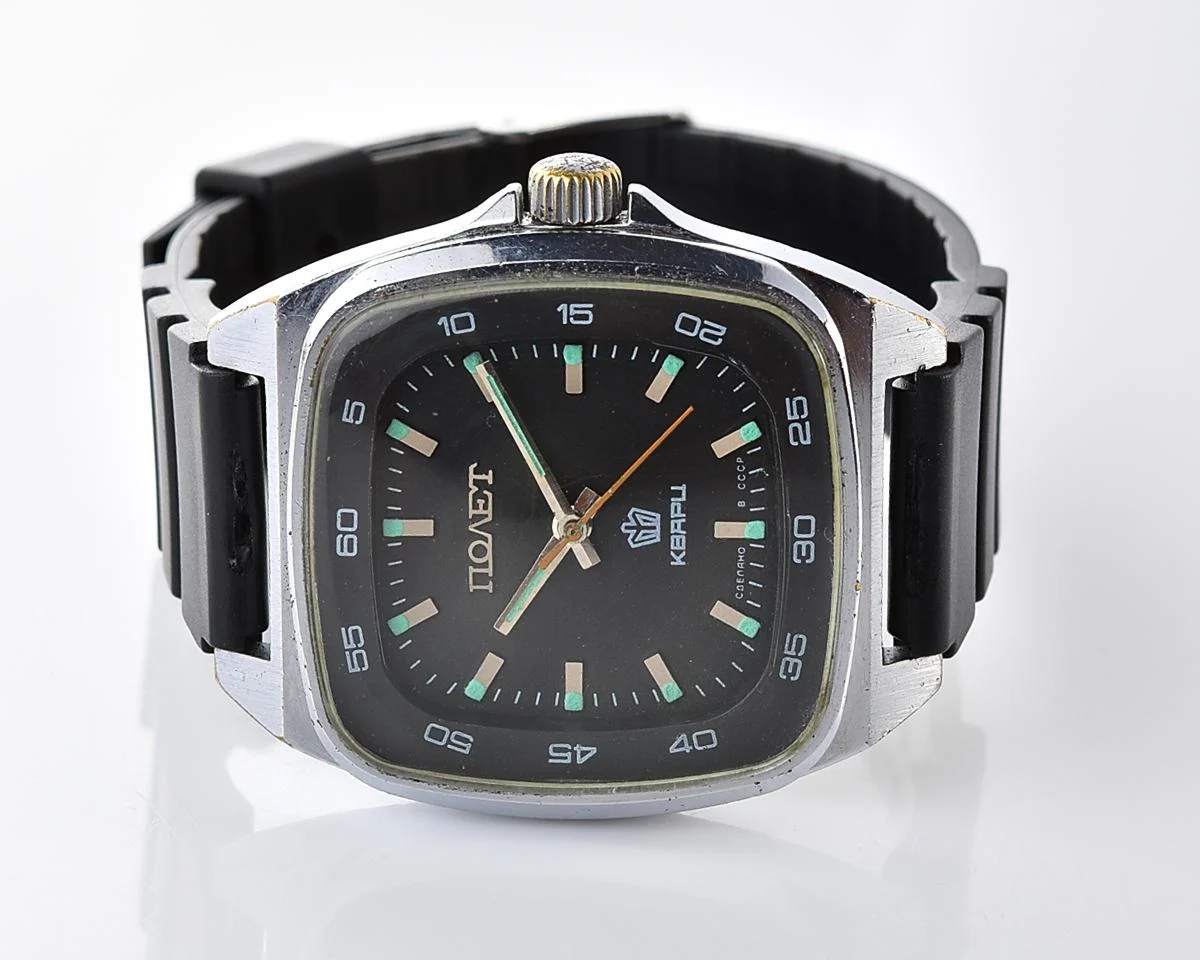 Large soviet POLJOT watch with automatic quartz movement
