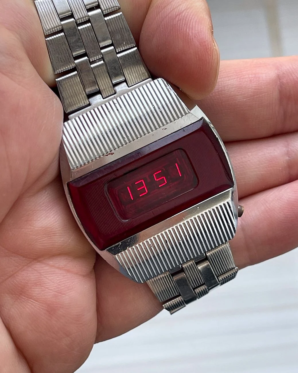 First Red LED Digital Vintage USSR Wristwatch Electronika E-1 Pulsar!