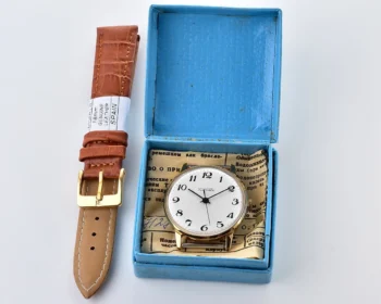TIME CAPSULE: Vintage soviet gold-plated soviet Raketa watch, New Old Stock (NOS)!