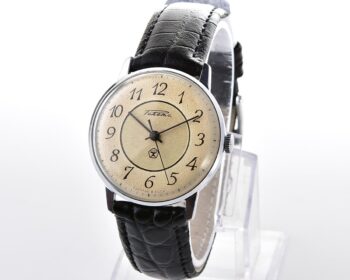 Soviet RAKETA elegant vintage mechanical wristwatch