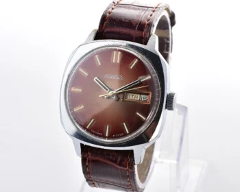 Soviet mechanical Raketa with automatic self winding movement
