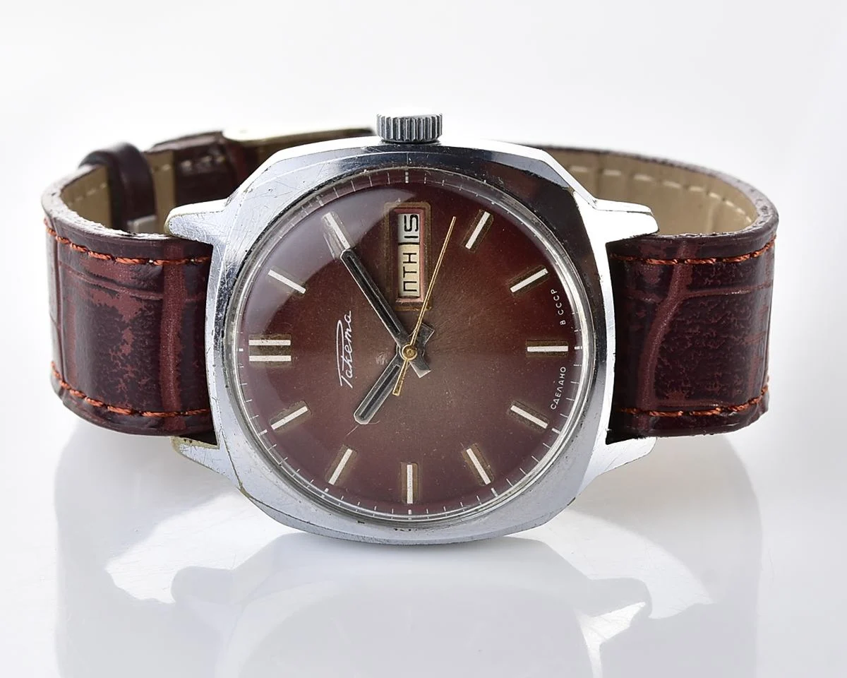 Soviet mechanical Raketa with automatic self winding movement