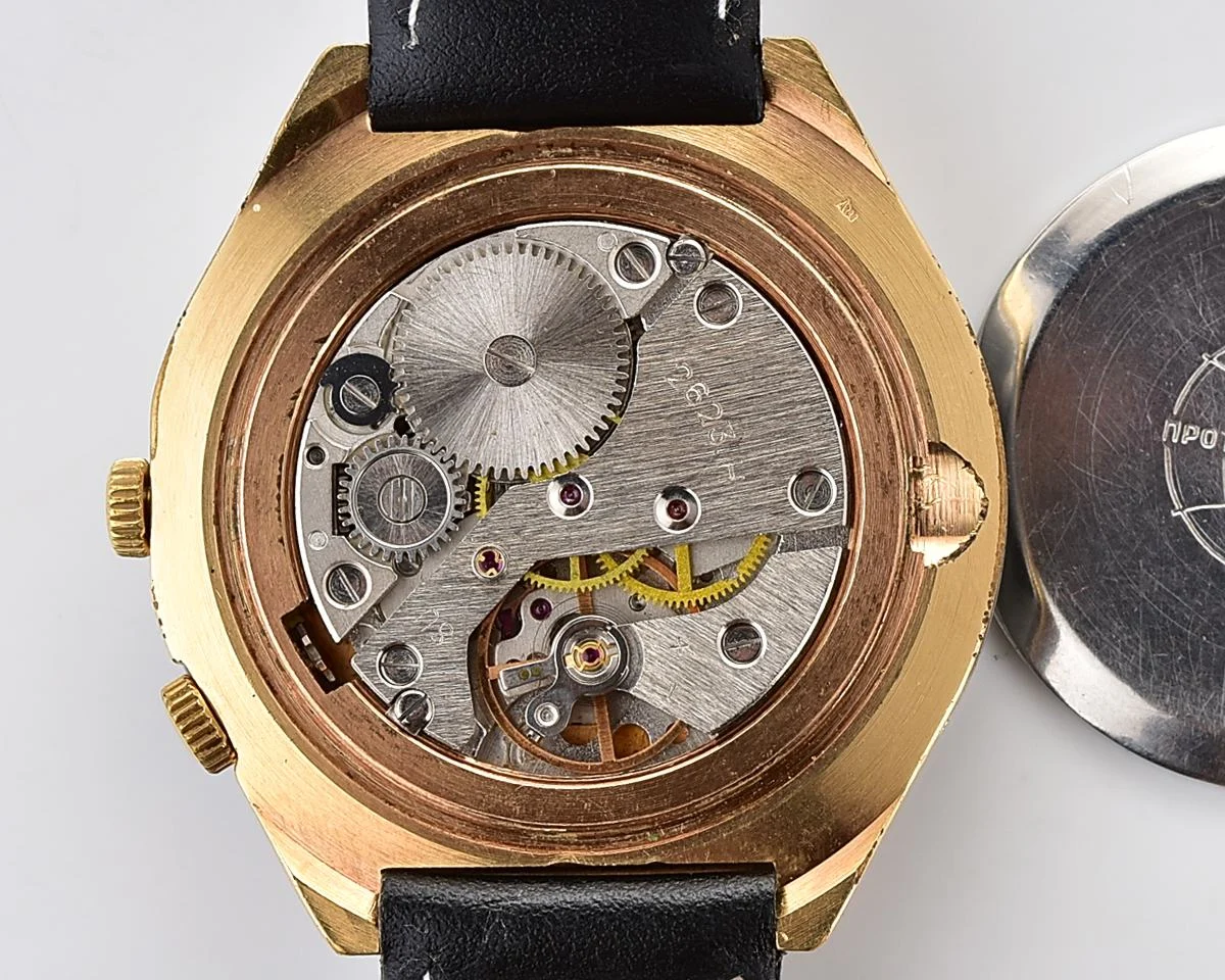 Vintage Soviet Raketa World Traveler (Goroda) wristwatch with 24 hours 2623.H mechanical movement