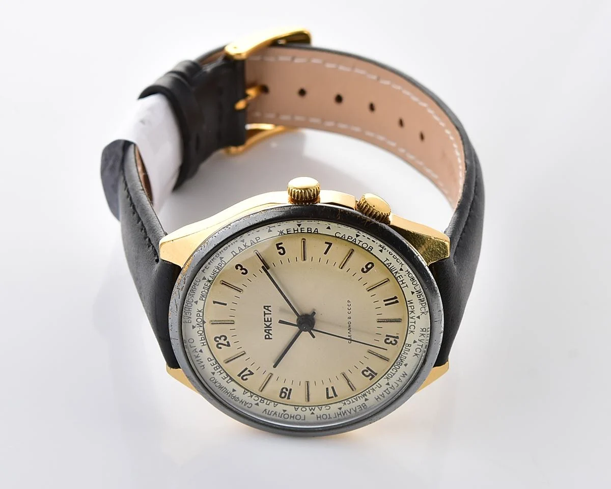 Vintage Soviet Raketa World Traveler (Goroda) wristwatch with 24 hours 2623.H mechanical movement