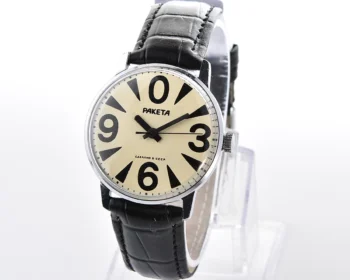 Vintage Soviet Raketa "big zero" - the illusive smaller version!
