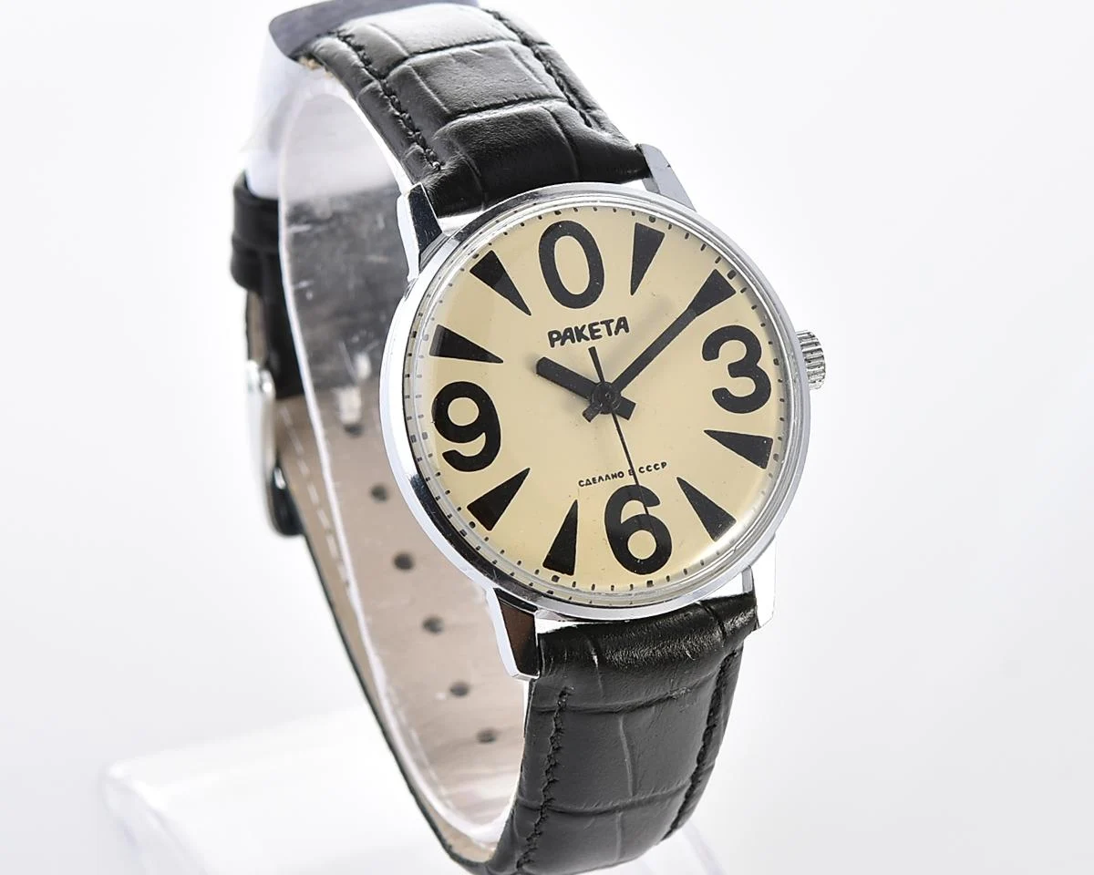 Vintage Soviet Raketa "big zero" - the illusive smaller version!