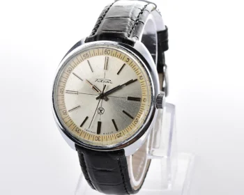Large vintage soviet Raketa mechanical watch