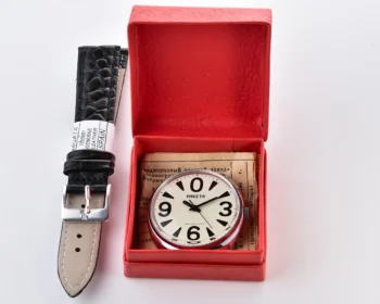 TIME CAPSULE: Soviet mechanical Raketa watch, New Old Stock (NOS)!