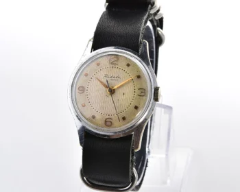 Soviet Raketa Baltica vintage mechanical watch with NATO leather strap!