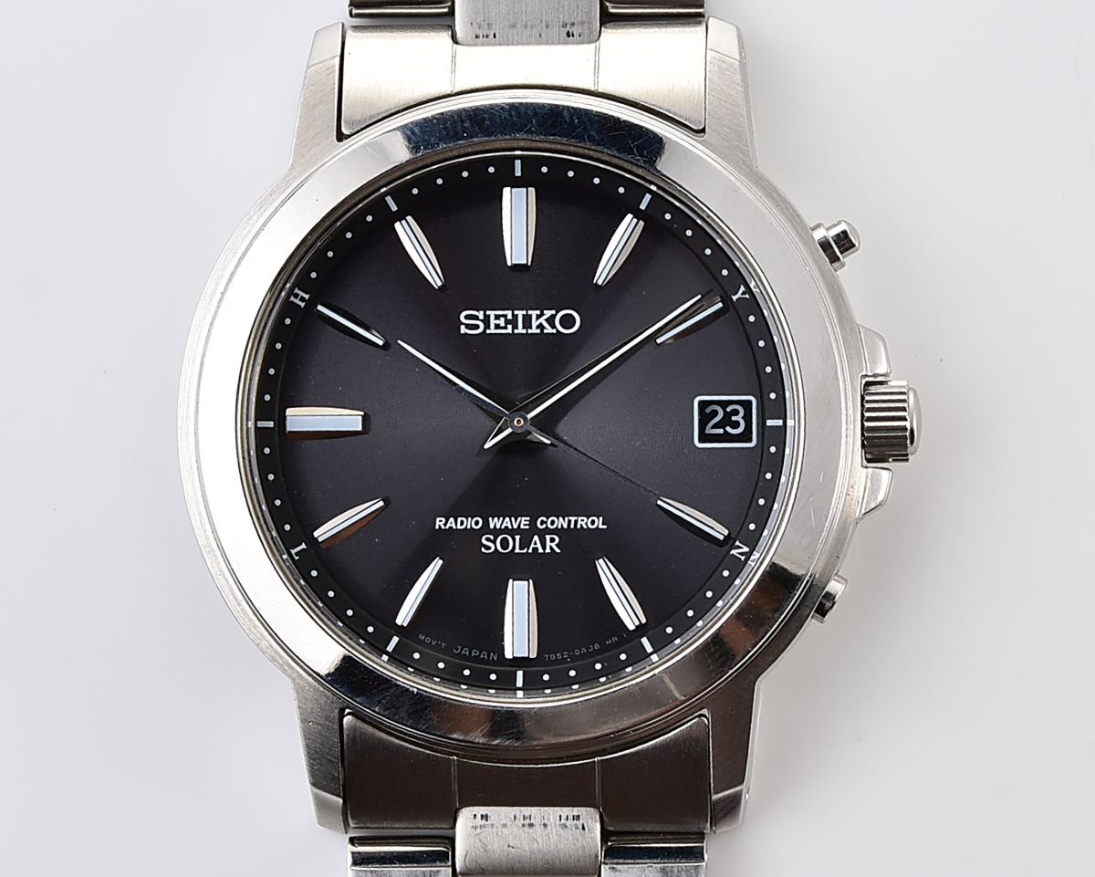 Seiko "Radio Wave Control" Solar JDM Exclusive - light-powered watch with automatic atomic time synchronization