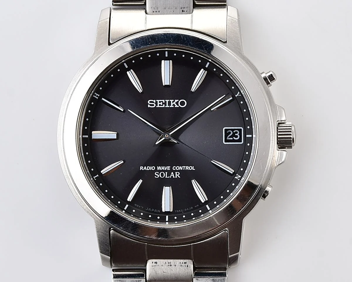 Seiko "Radio Wave Control" Solar JDM Exclusive - light-powered watch with automatic atomic time synchronization