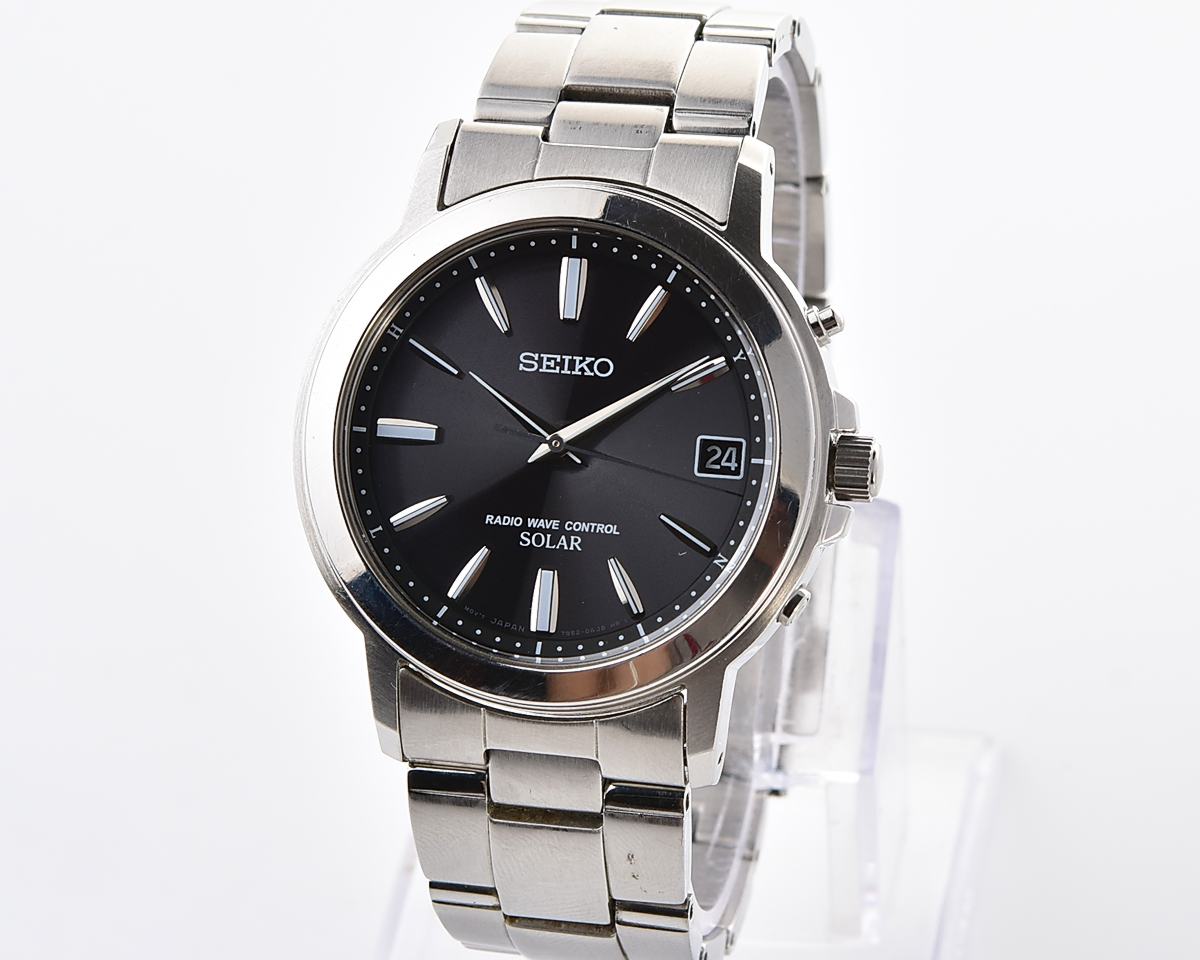 Seiko "Radio Wave Control" Solar JDM Exclusive - light-powered watch with automatic atomic time synchronization