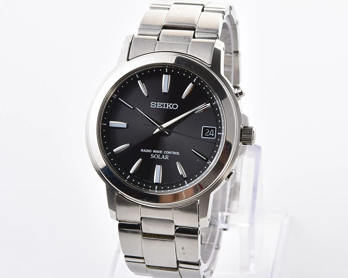 Seiko "Radio Wave Control" Solar JDM Exclusive - light-powered watch with automatic atomic time synchronization