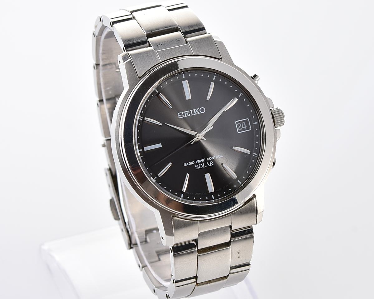 Seiko "Radio Wave Control" Solar JDM Exclusive - light-powered watch with automatic atomic time synchronization