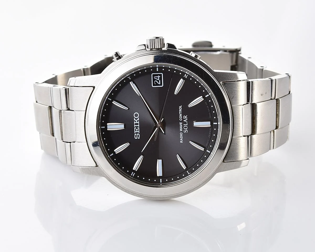 Seiko "Radio Wave Control" Solar JDM Exclusive - light-powered watch with automatic atomic time synchronization
